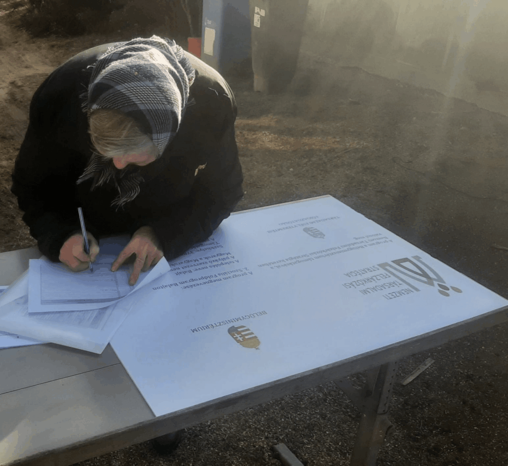 Szociális Földprogram